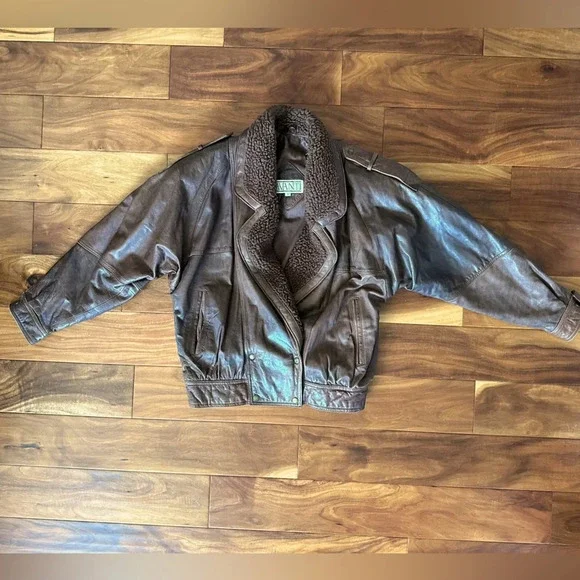 Avanti Vintage Brown Leather Moto Jacket with Sherpa Collar size Small - Picture 3 of 6